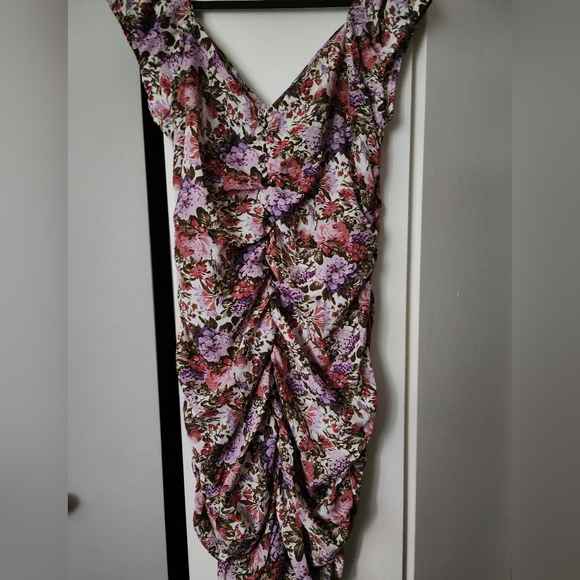 Ruched floral dress 12/14 - Picture 2 of 2